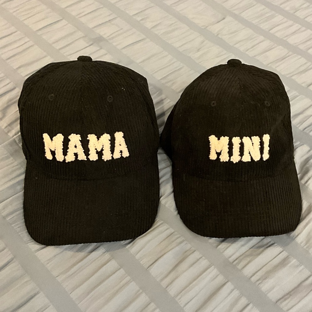 Matching Mama and Mini hats.